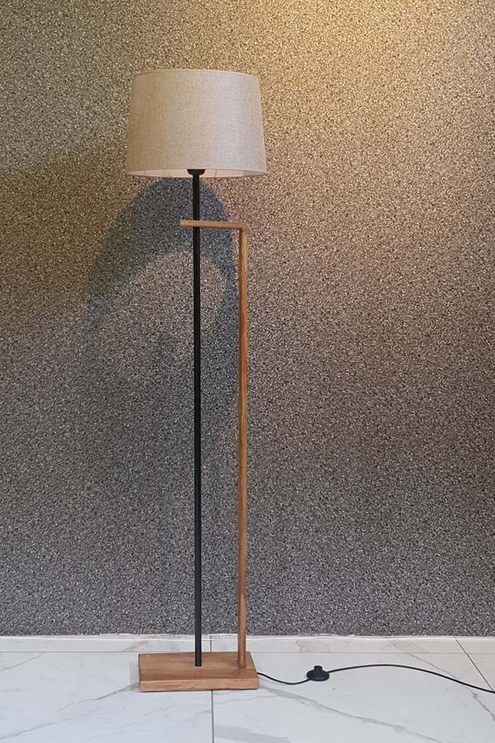 Uray Ahşap Lambader Şeffaf